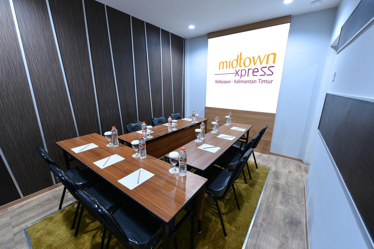 Отель Midtown Xpress Balikpapan Экстерьер фото