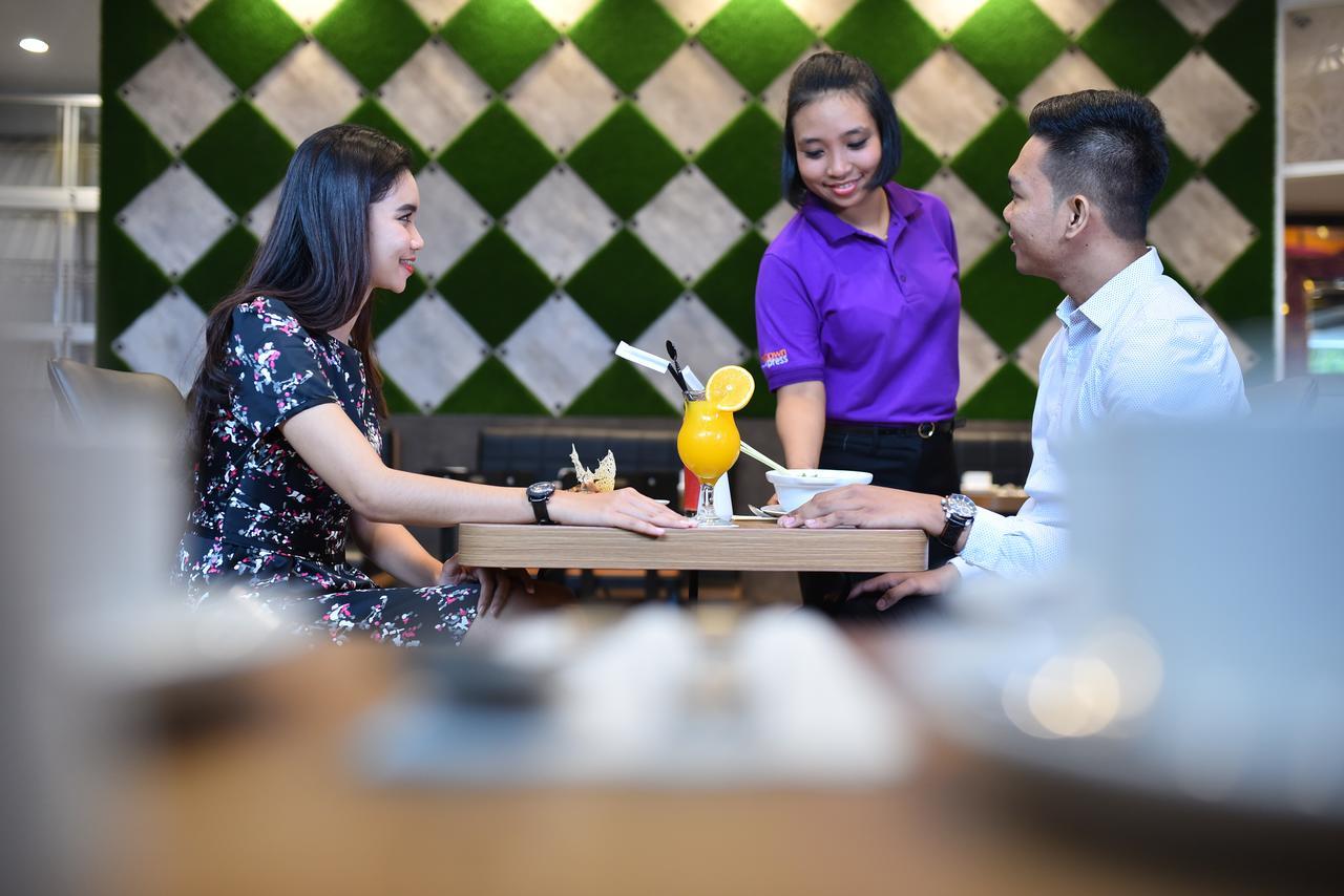 Отель Midtown Xpress Balikpapan Экстерьер фото
